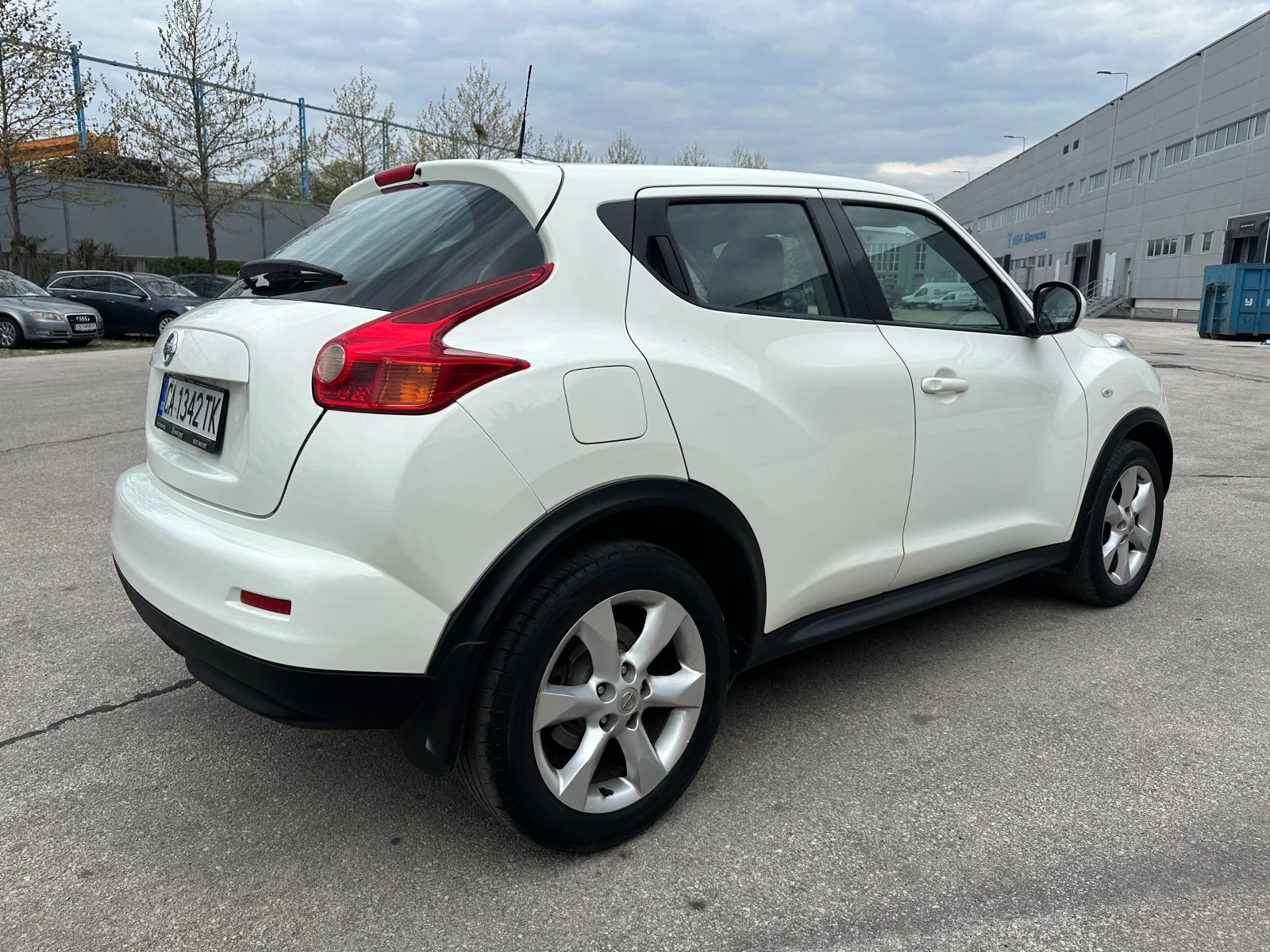 Nissan Juke 1.6i 117 к.с. - изображение 4