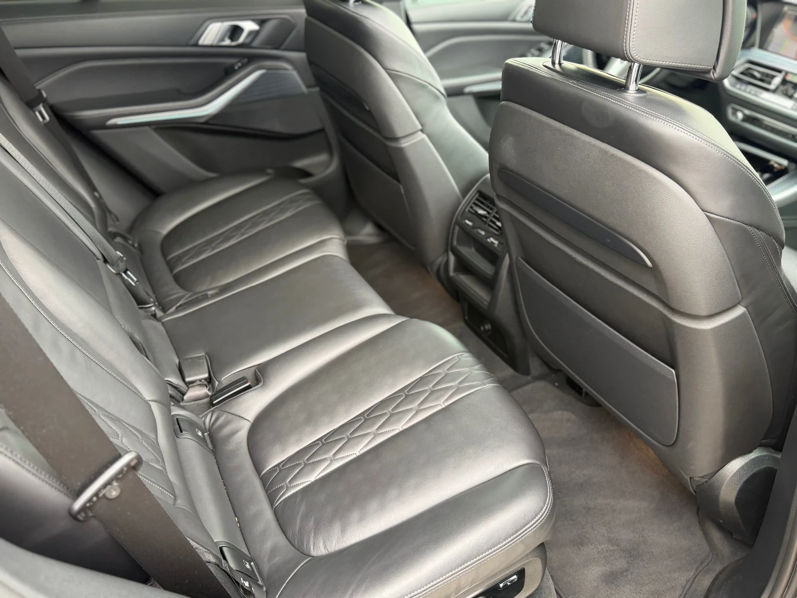 BMW X5 3.0d M SWAROWSKI* 6+ 1* LASER LIGHTS* DIGITAL KEY*, снимка 9 - Автомобили и джипове - 53360485