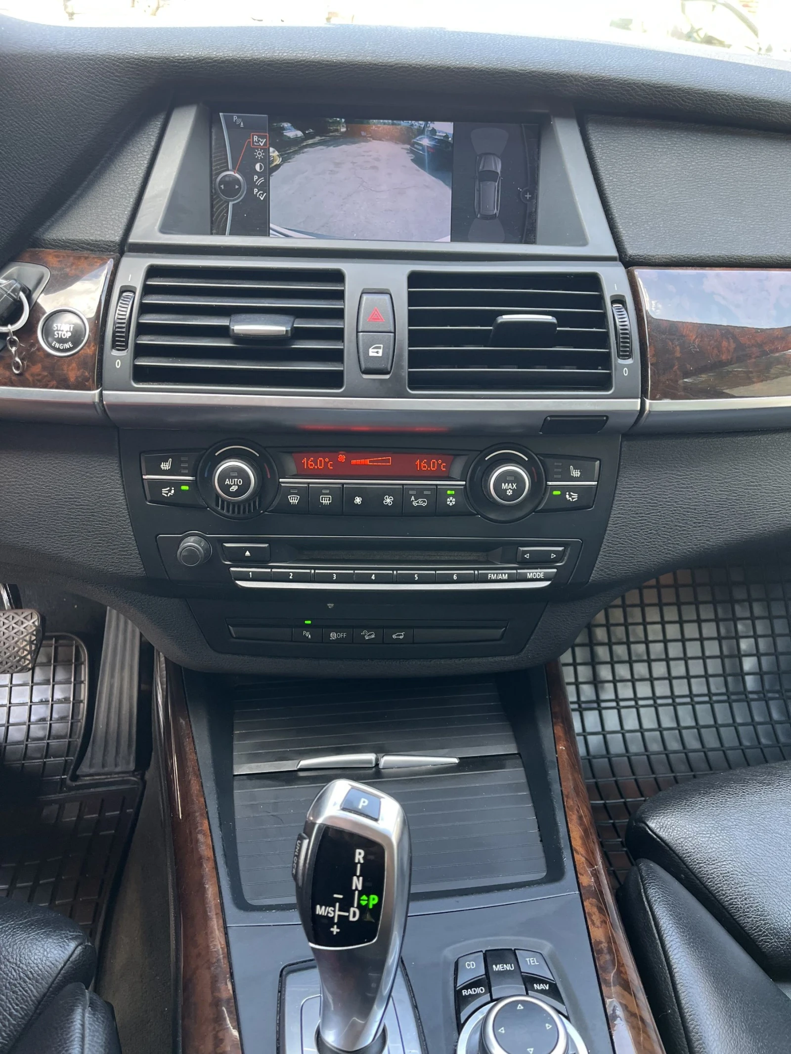 BMW X5 4.8i - изображение 9