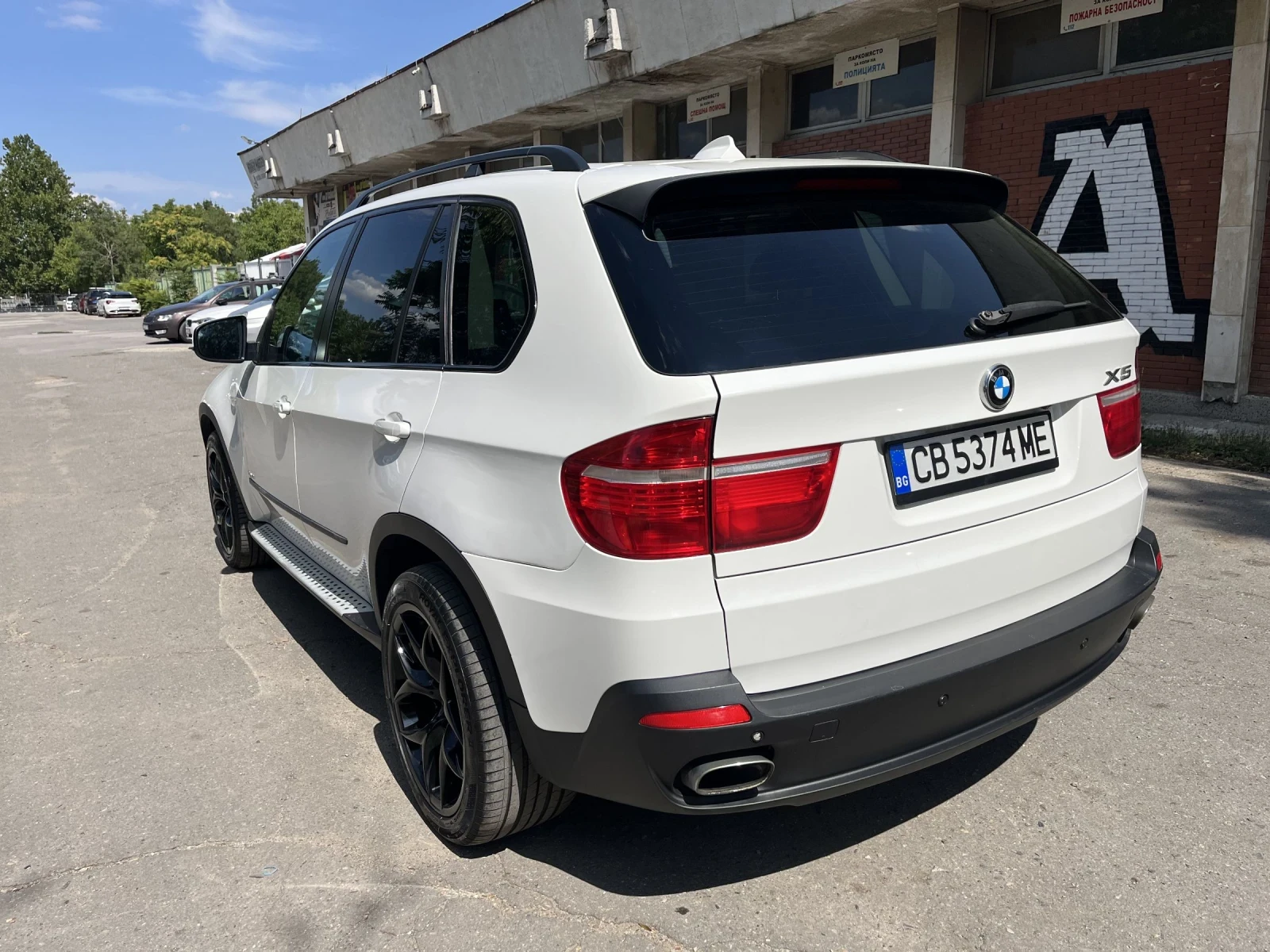BMW X5 4.8i - изображение 4