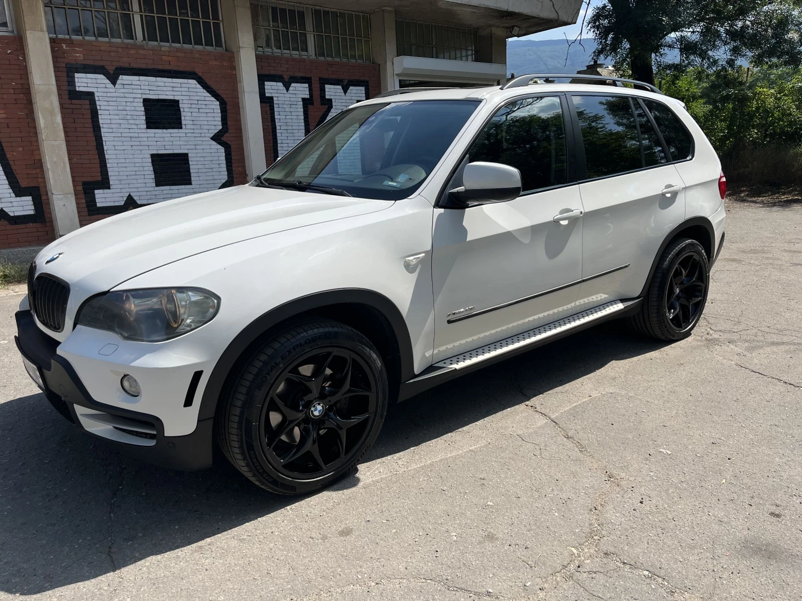 BMW X5 4.8i - изображение 2