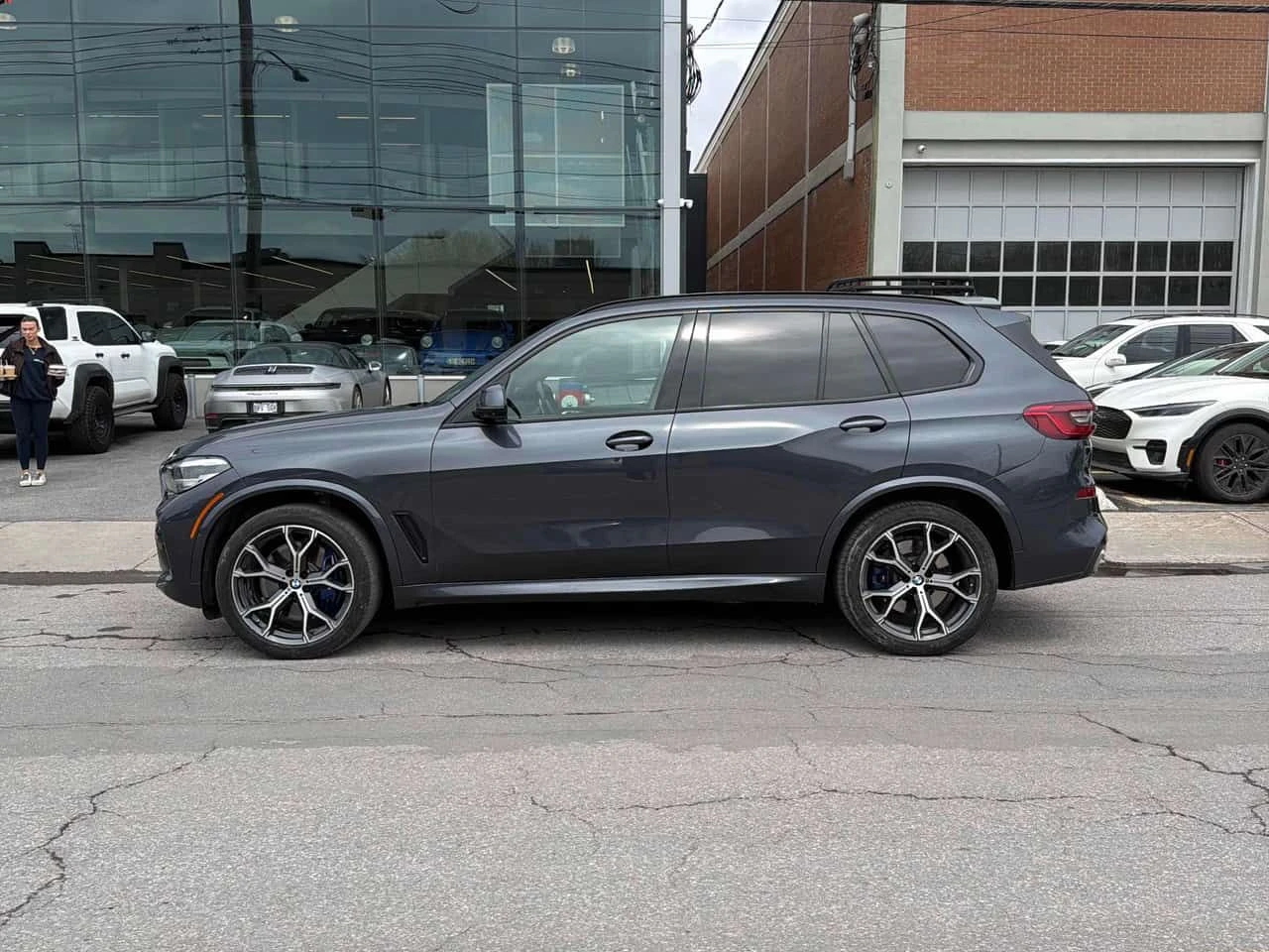 BMW X5 xDrive40i M SPORT/ПАНОРАМА/360/АВТОФИНАНСИРАНЕ, снимка 3 - Автомобили и джипове - 54718837