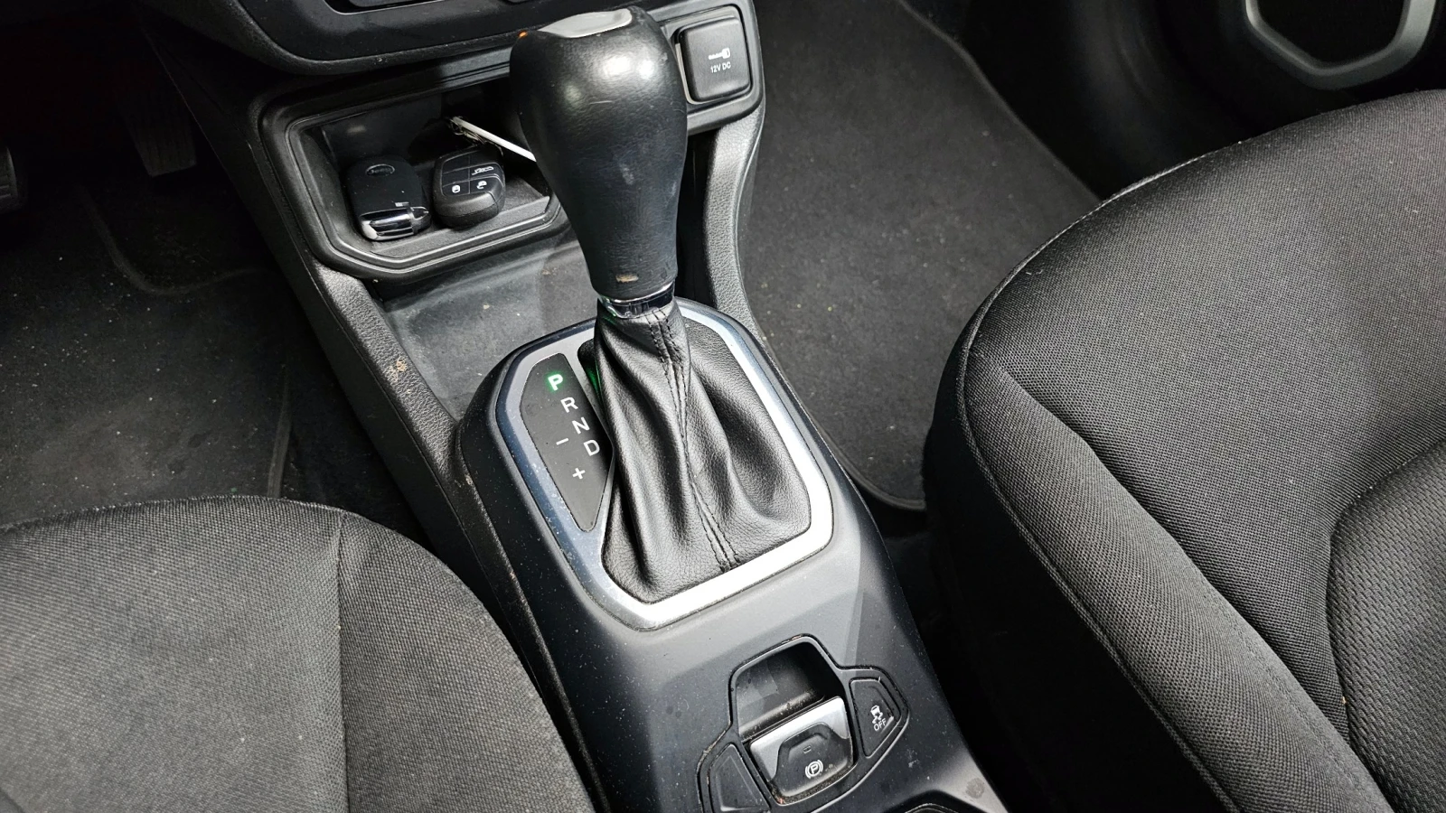Jeep Renegade, снимка 9 - Автомобили и джипове - 54866480