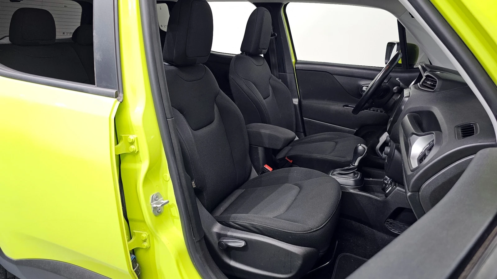 Jeep Renegade, снимка 10 - Автомобили и джипове - 54866480