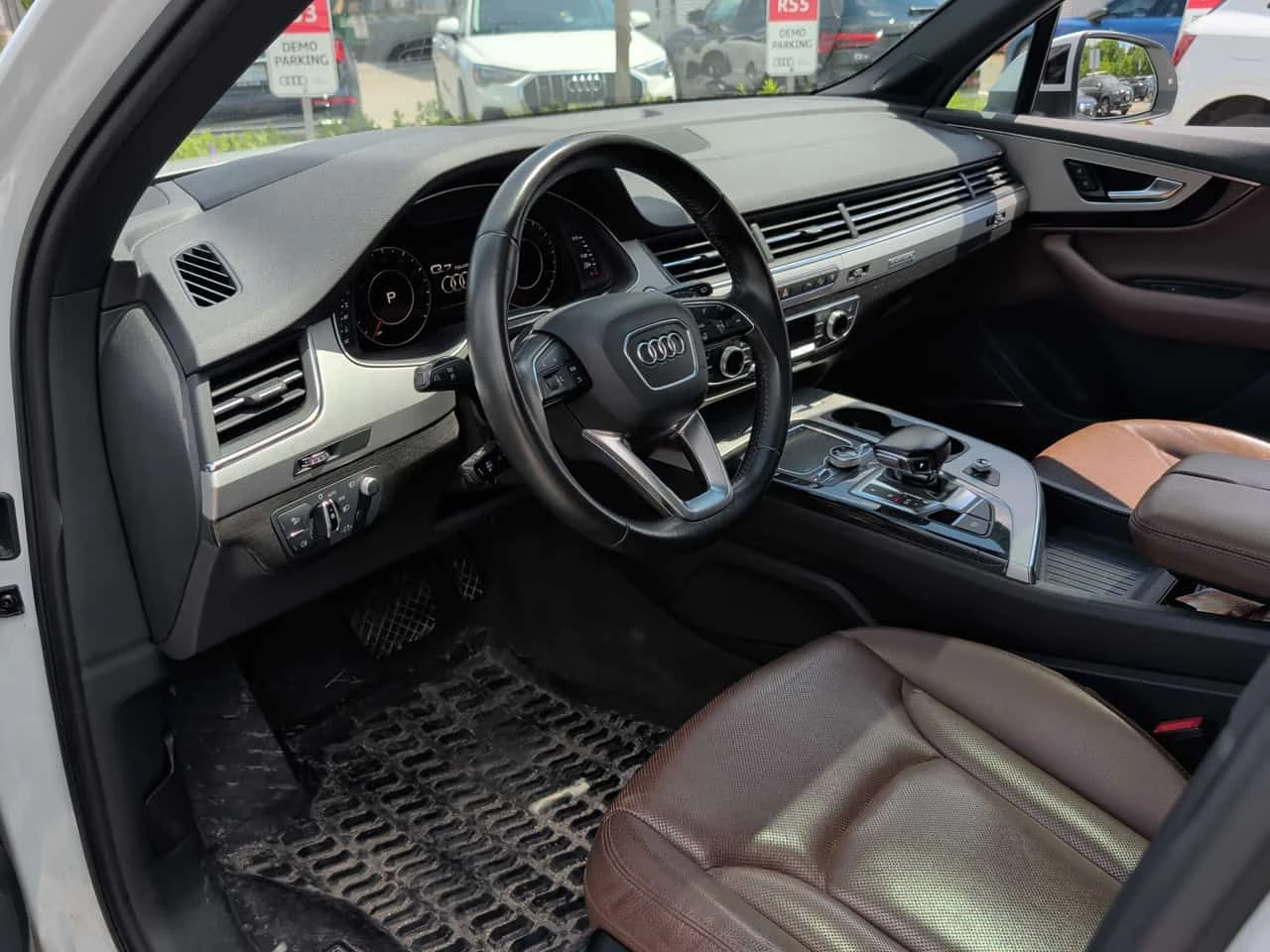 Audi Q7 TECHNIK * ДИСТРОНИК* 360 КАМЕРА* ОБДУХВАНЕ* ПАНОРА, снимка 7 - Автомобили и джипове - 54875687