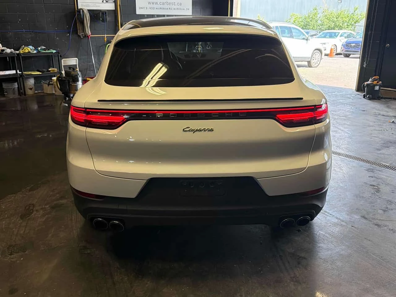 Porsche Cayenne * E Hybrid * CARFAX * БЕЗ ПЪРВОНАЧАЛНА ВНОСКА, снимка 4 - Автомобили и джипове - 55180051