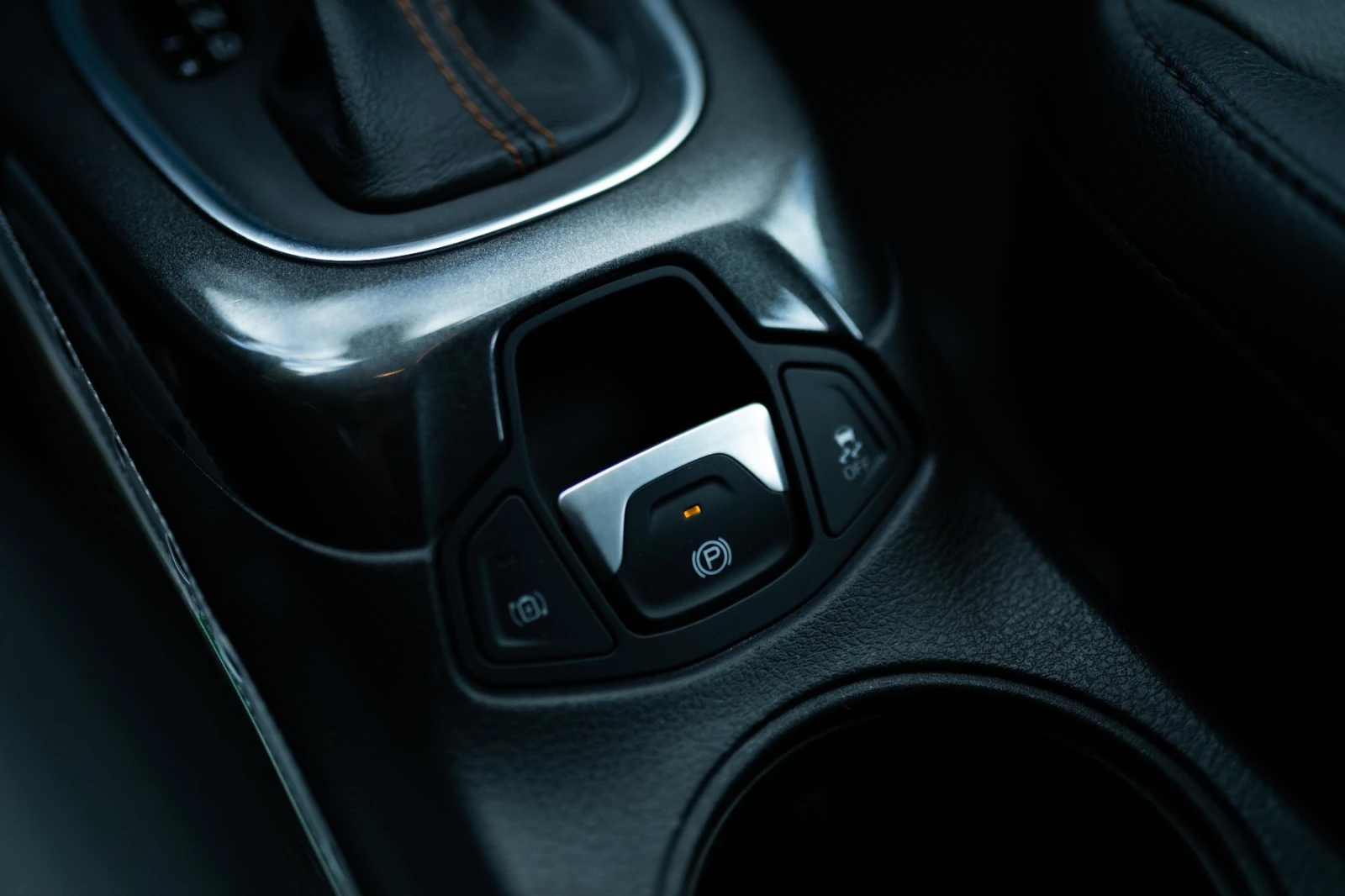Jeep Compass 1.3 Plug-in Hybrid, 4Х4, Автомат, снимка 12 - Автомобили и джипове - 55244836