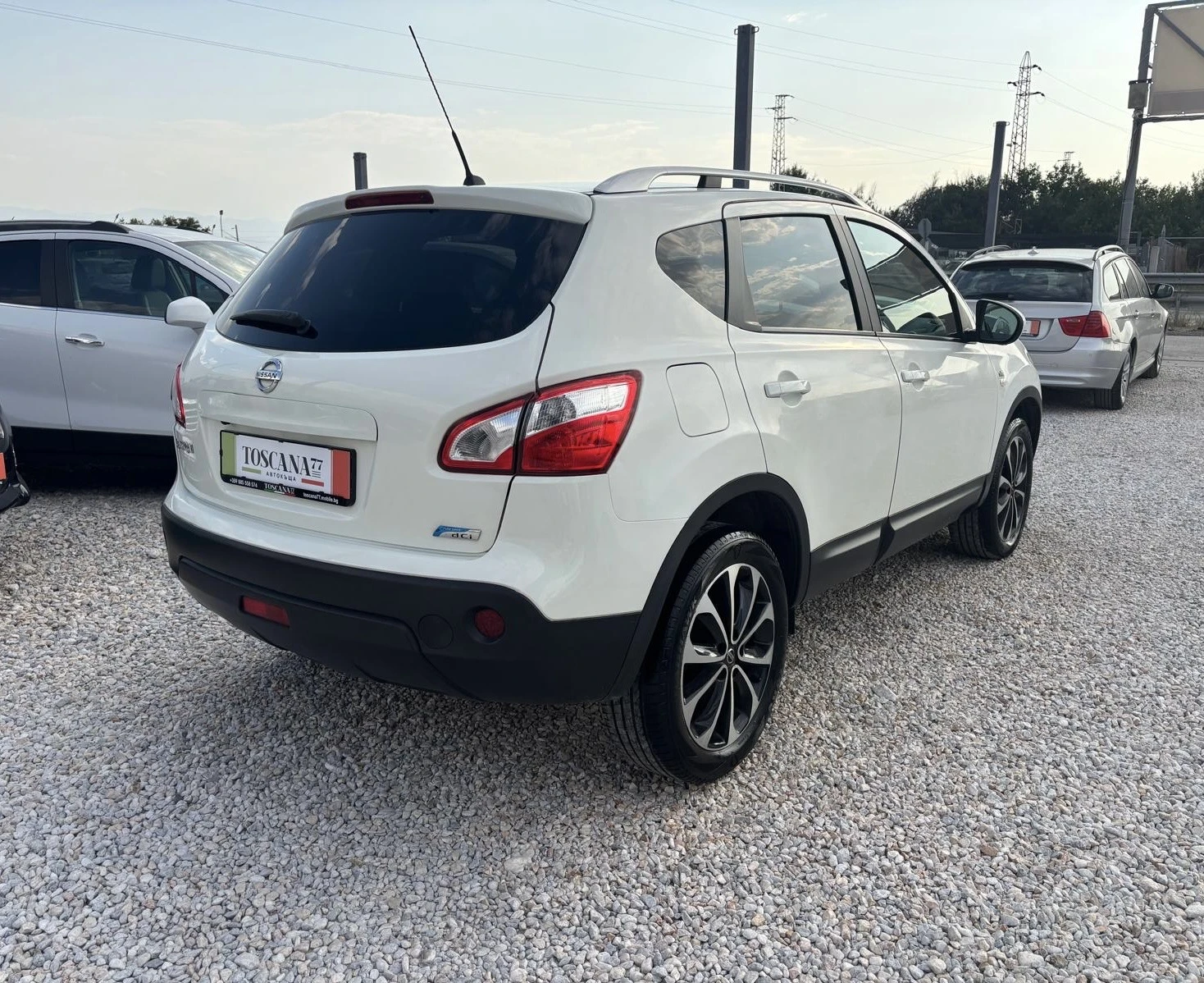 Nissan Qashqai 1.6dci* Tekna* Панорама* Навигация* Камера, снимка 4 - Автомобили и джипове - 55562816