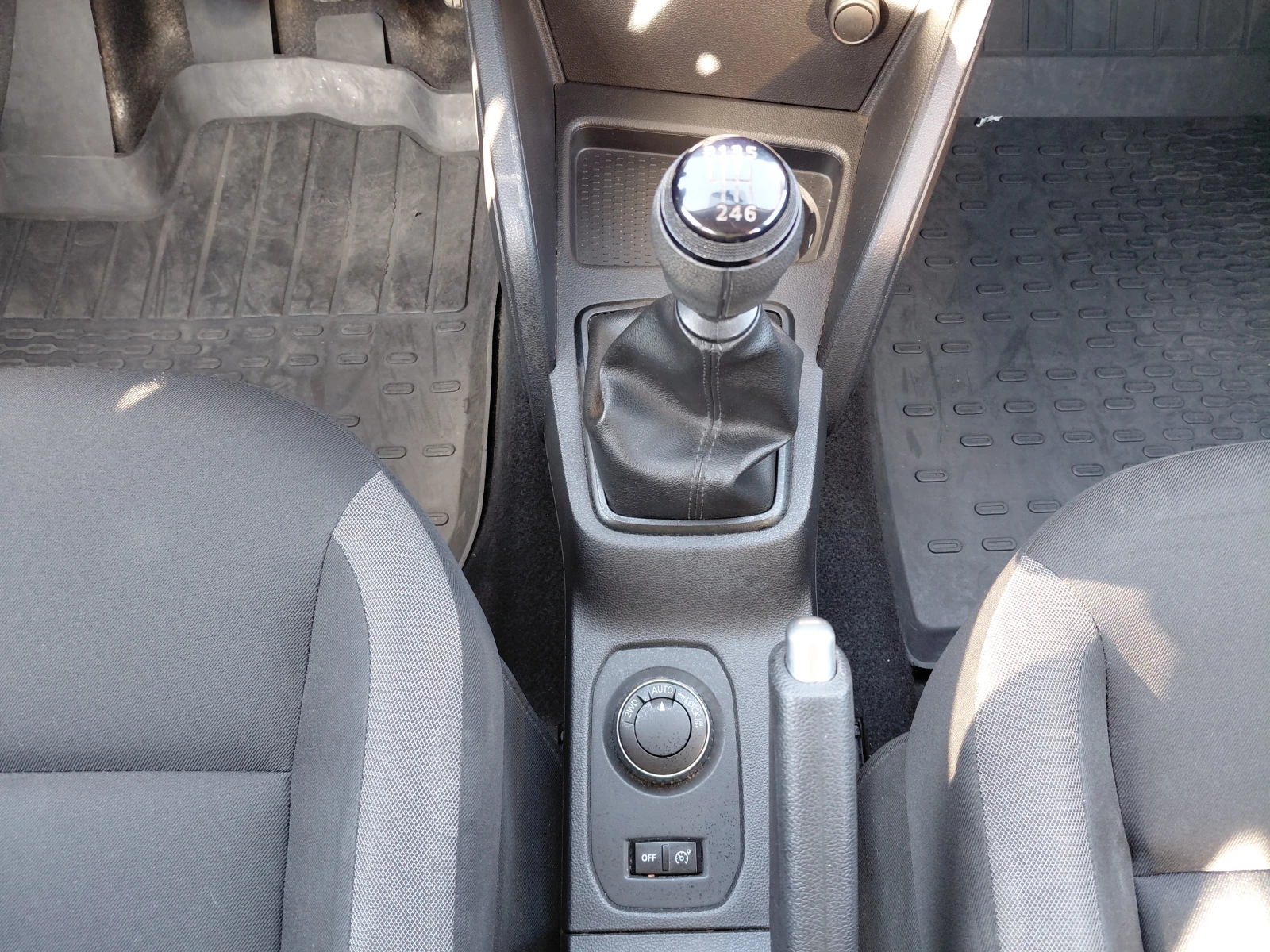 Dacia Duster 1.5 dCi/115к.с/4x4/Essential, снимка 11 - Автомобили и джипове - 55999373