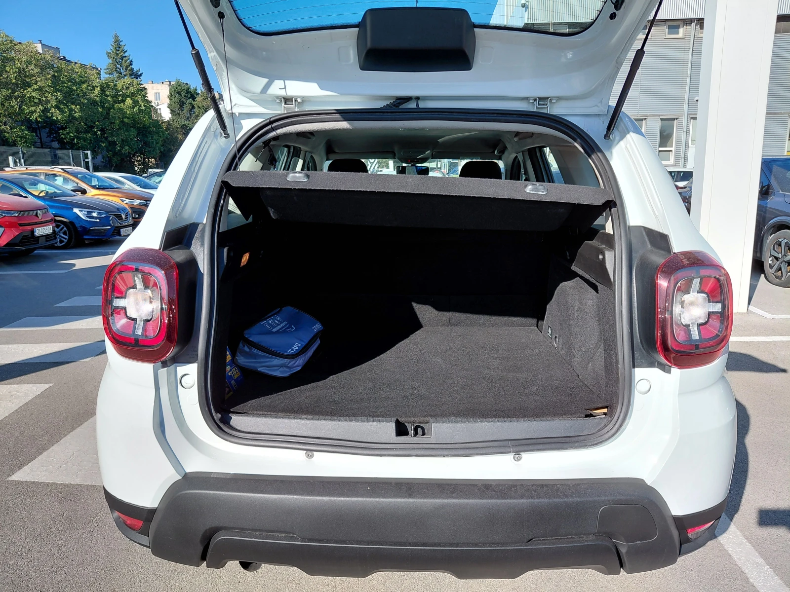 Dacia Duster 1.5 dCi/115к.с/4x4/Essential, снимка 17 - Автомобили и джипове - 55999373