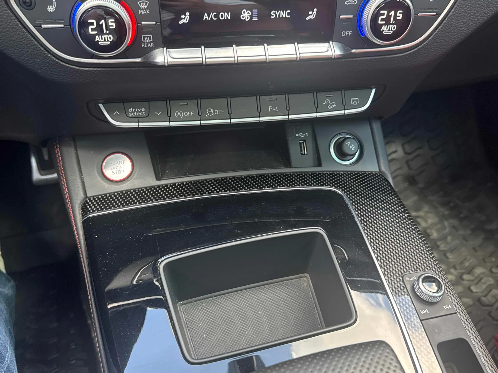 Audi SQ5 * Progressiv * DIS* CARFAX* , снимка 12 - Автомобили и джипове - 56023196