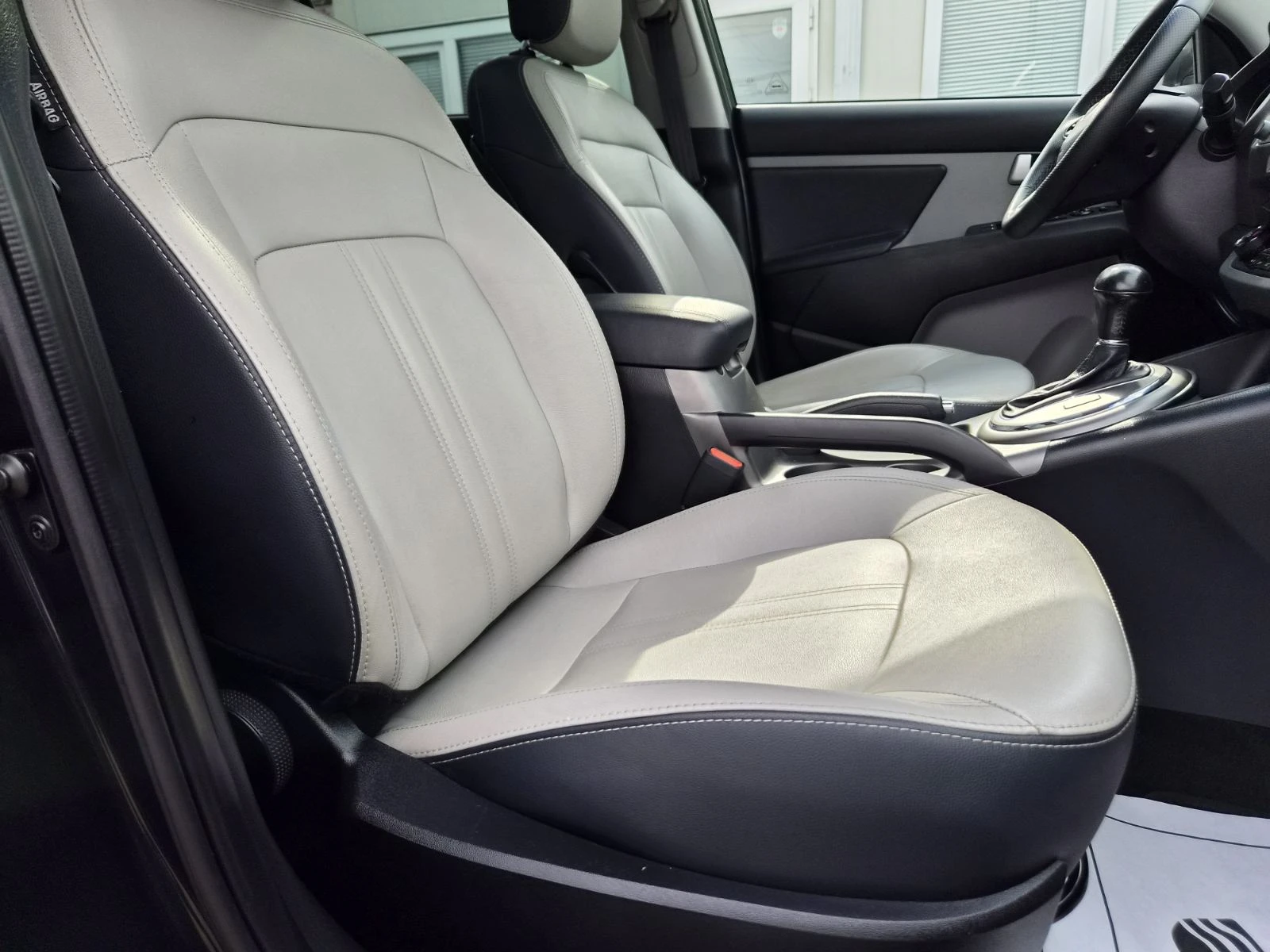 Kia Sportage 2.0D-4×4-AUTOMATIC-REBEL-ПАНОРАМА, снимка 13 - Автомобили и джипове - 56169321