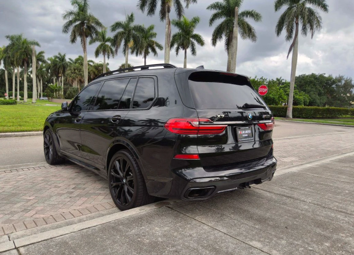 BMW X7 50i* M-pack* LASER* МАСАЖ* ОБДУХ* B&O* SKY LONGUE*, снимка 3 - Автомобили и джипове - 56293583