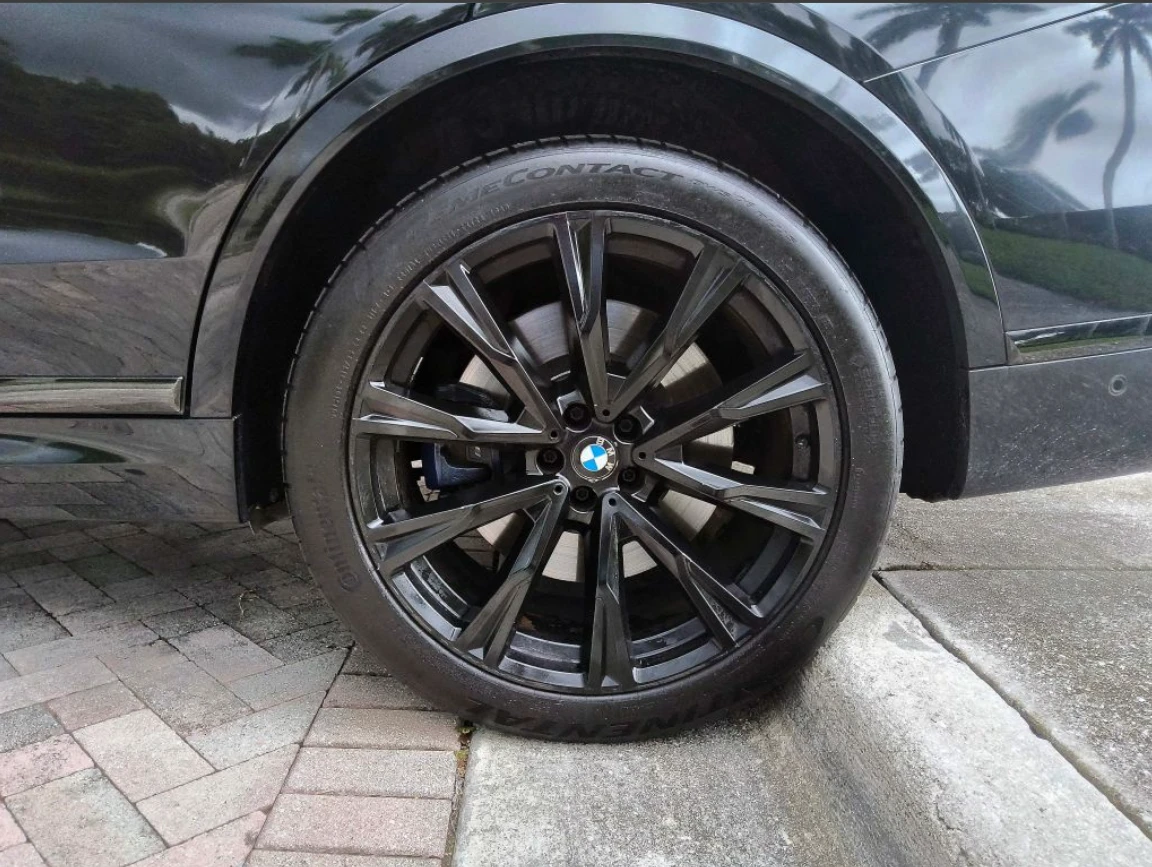 BMW X7 50i* M-pack* LASER* МАСАЖ* ОБДУХ* B&O* SKY LONGUE*, снимка 9 - Автомобили и джипове - 56293583