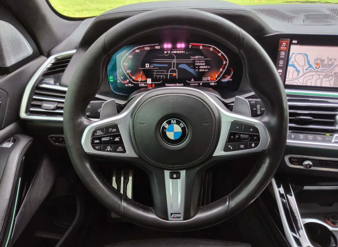 BMW X7 50i* M-pack* LASER* МАСАЖ* ОБДУХ* B&O* SKY LONGUE*, снимка 13 - Автомобили и джипове - 56293583