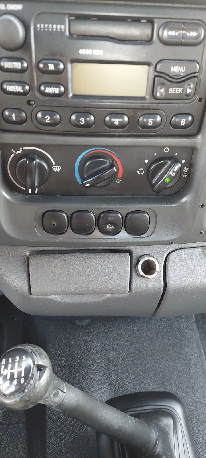 Ford Transit 2.4 tdci тристранен клима, снимка 10 - Бусове и автобуси - 56326235