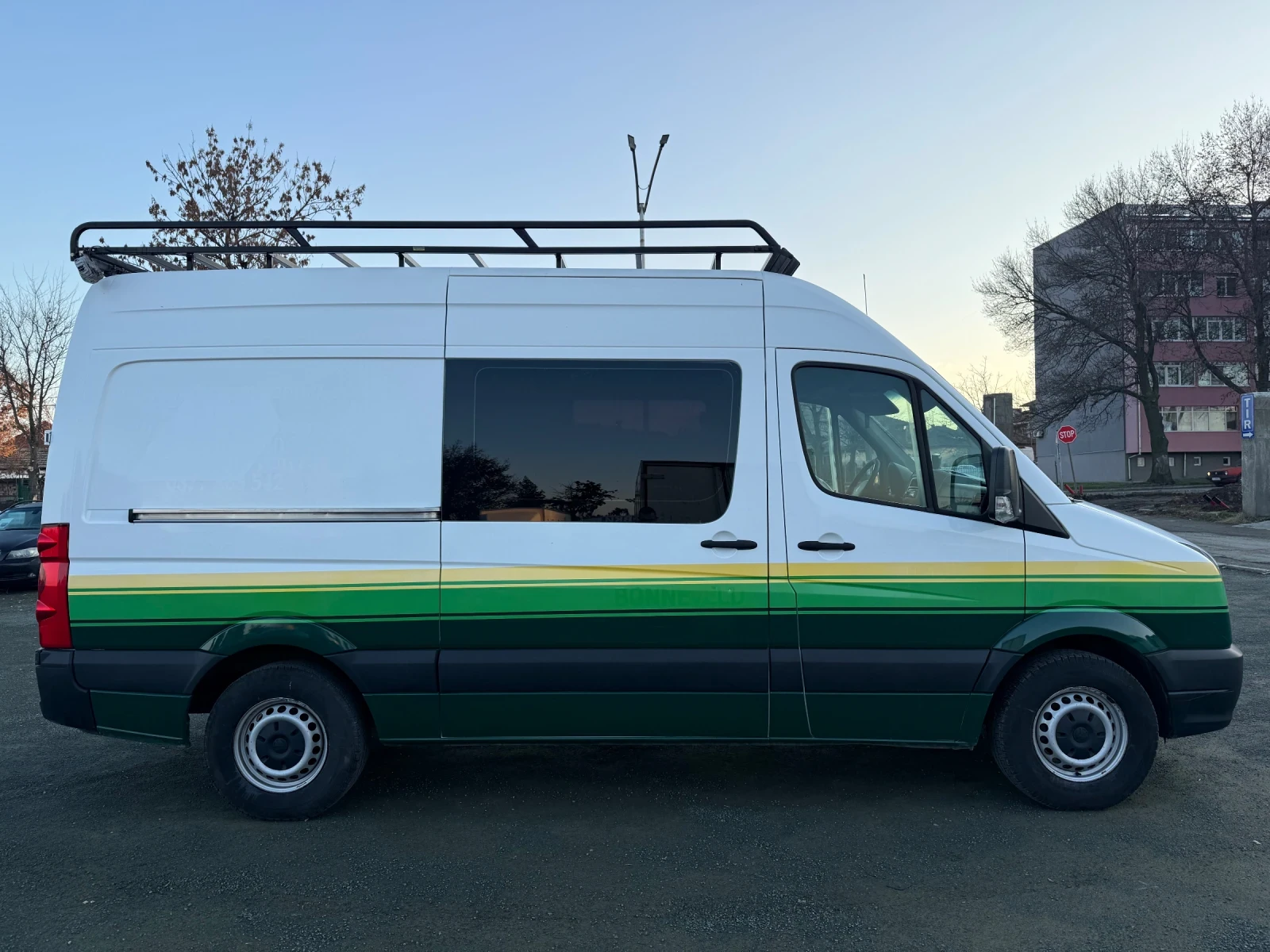 VW Crafter 5 места климатик перфектен - изображение 4