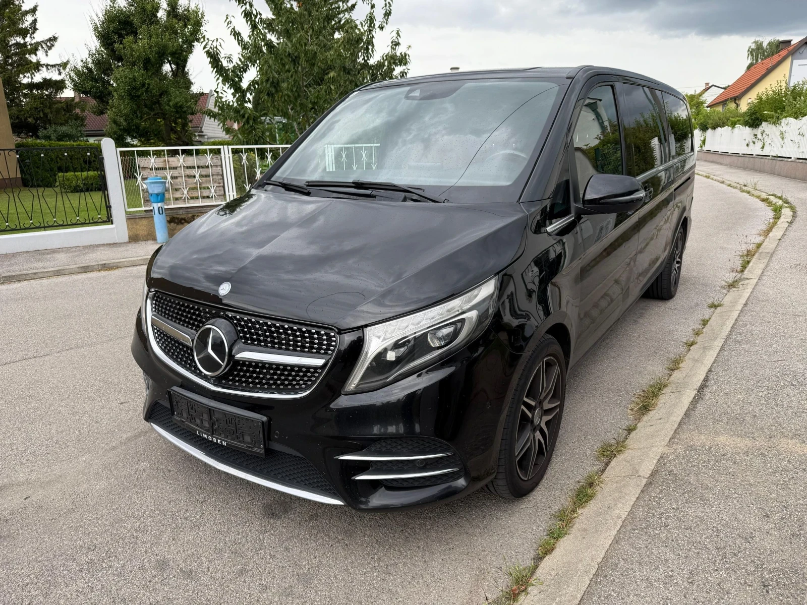 Mercedes-Benz V 250 ОЧАКВАН ВНОС Mercedes V250d LONG* VIP* AMG  - изображение 4