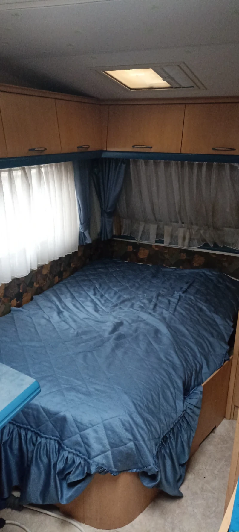 Каравана Hobby De lux, снимка 9 - Каравани и кемпери - 53000255