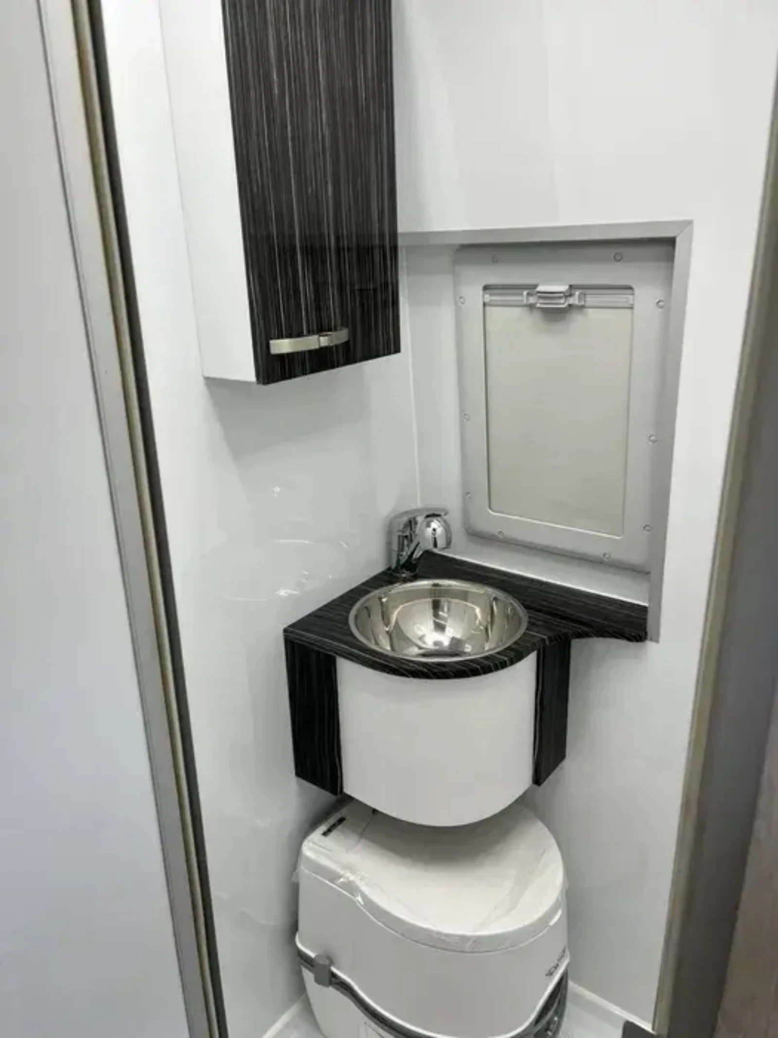 Кемпер Peugeot Boxer, снимка 3 - Каравани и кемпери - 54065409