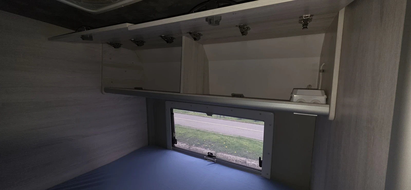 Кемпер Peugeot Перфектен, с ДДС , снимка 17 - Каравани и кемпери - 54065409