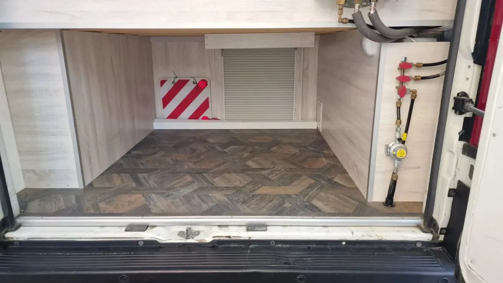 Кемпер Peugeot Boxer, снимка 6 - Каравани и кемпери - 54065409