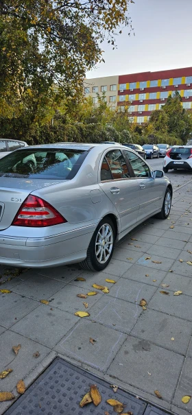 Mercedes-Benz C 220  - изображение 5