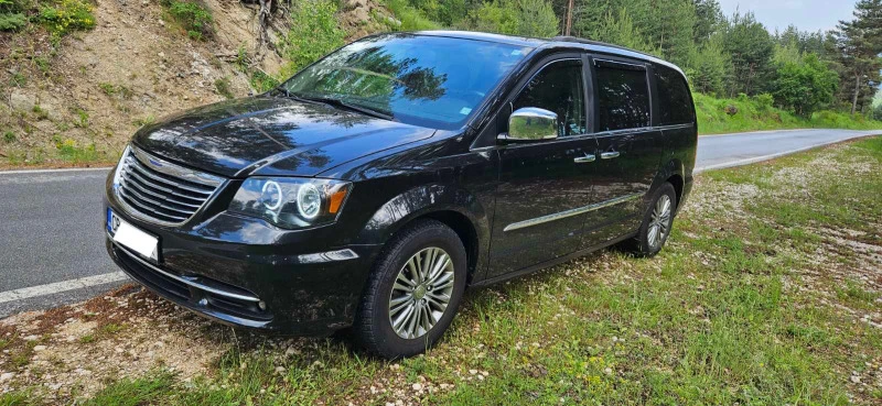 Chrysler Town and Country, снимка 2 - Автомобили и джипове - 47990811