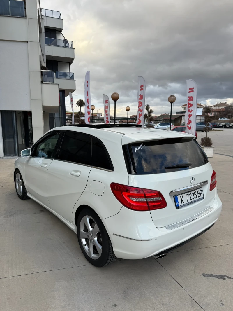 Mercedes-Benz B 200 PANORAMA/DISTRONIC/AMG-LINE, снимка 4 - Автомобили и джипове - 48704105