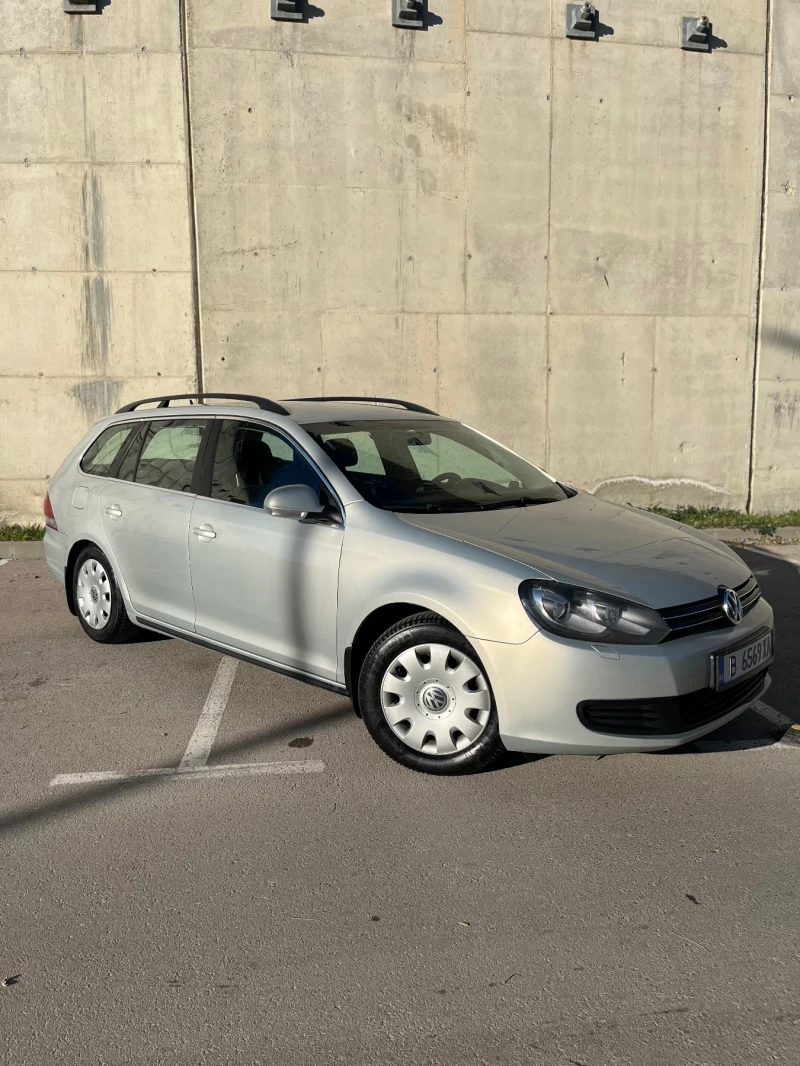 VW Golf 1.6 TDI, снимка 2 - Автомобили и джипове - 48745441