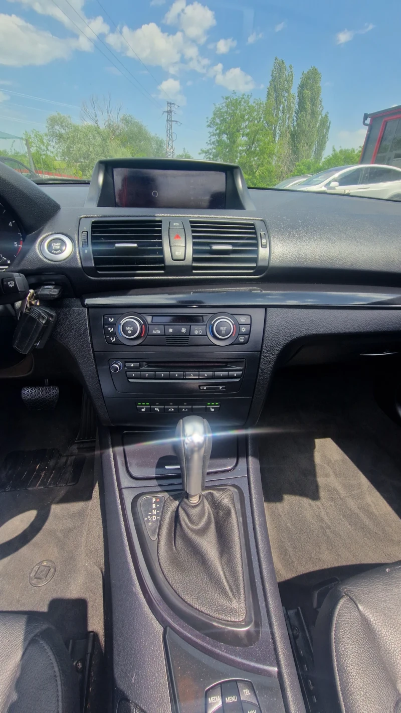 BMW 120 2.0D/AVTOMAT/PODGREV/KOJA/BELGIA, снимка 3 - Автомобили и джипове - 52199576