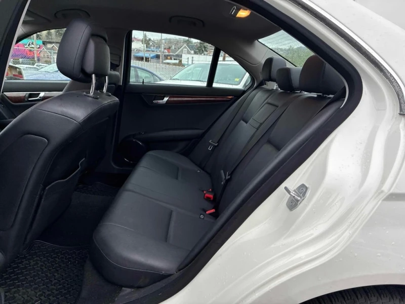 Mercedes-Benz C 250 * 4dr Sdn 4MATIC * CARFAX * ЦЕНА ДО БГ, снимка 11 - Автомобили и джипове - 52877584