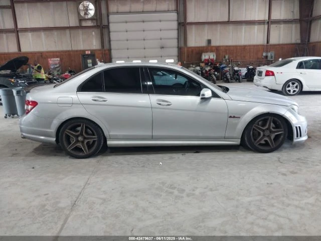 Mercedes-Benz C 63 AMG 6.2* V8* ПОДГРЕВ* КАМЕРА* КЕЙЛЕС - изображение 5