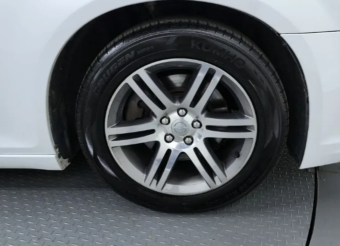 Chrysler 300c 3.6 - изображение 5