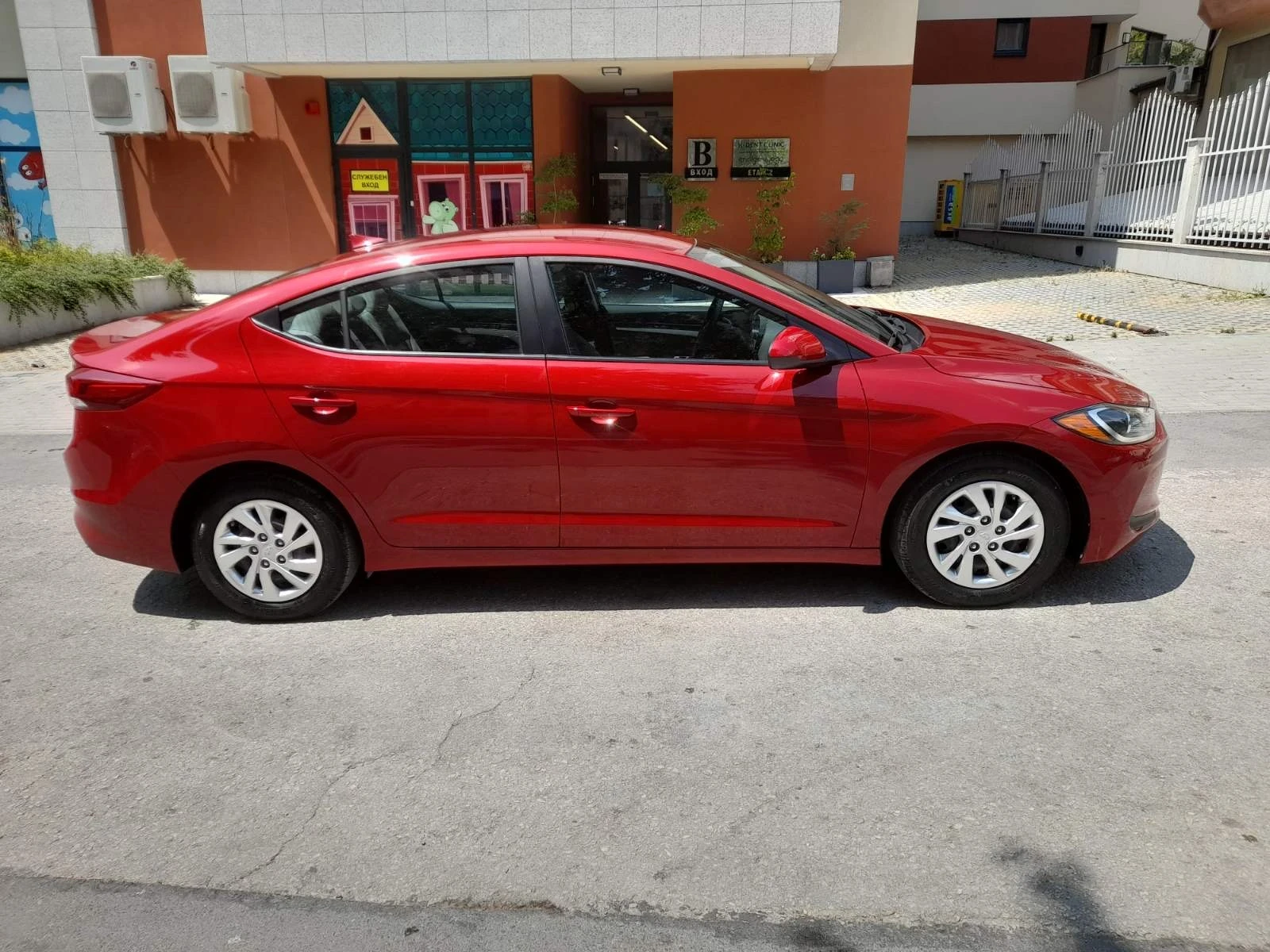 Hyundai Elantra 2.0 SE - изображение 6