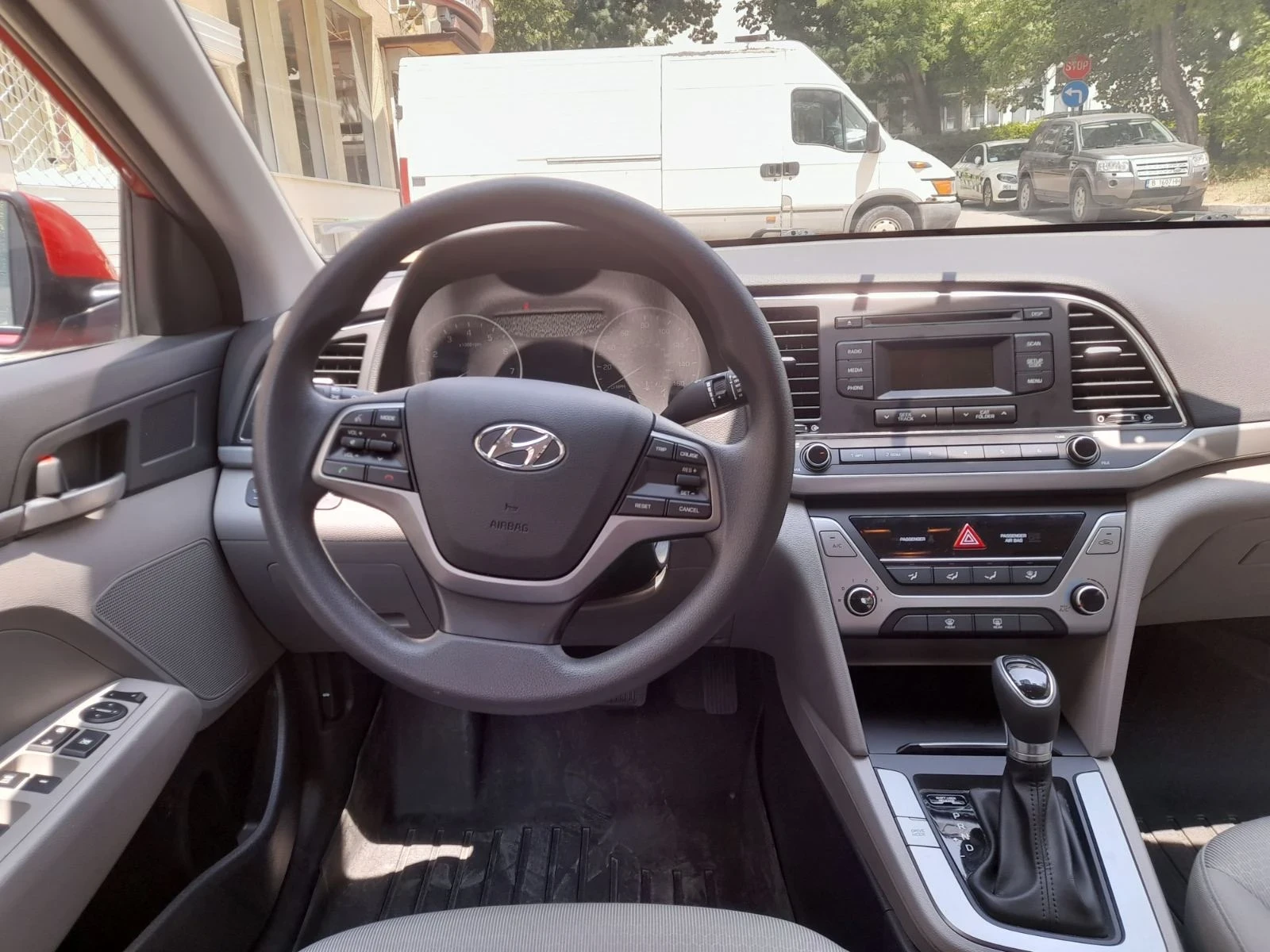 Hyundai Elantra 2.0 SE - изображение 10