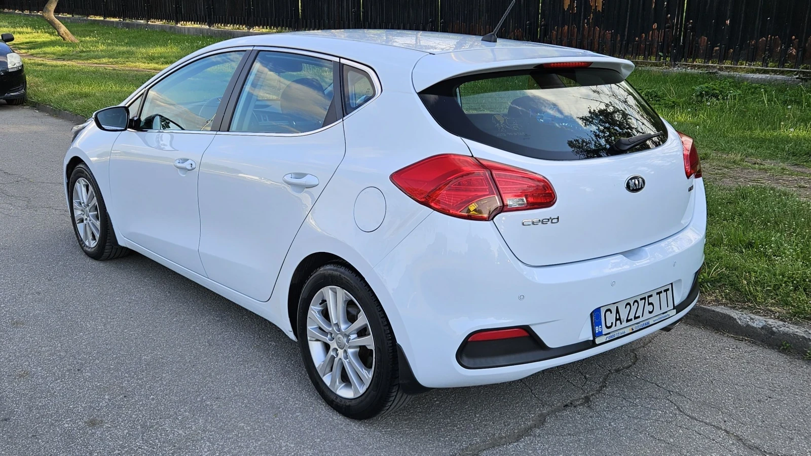 Kia Ceed 1.6 CRDI 16v - изображение 3