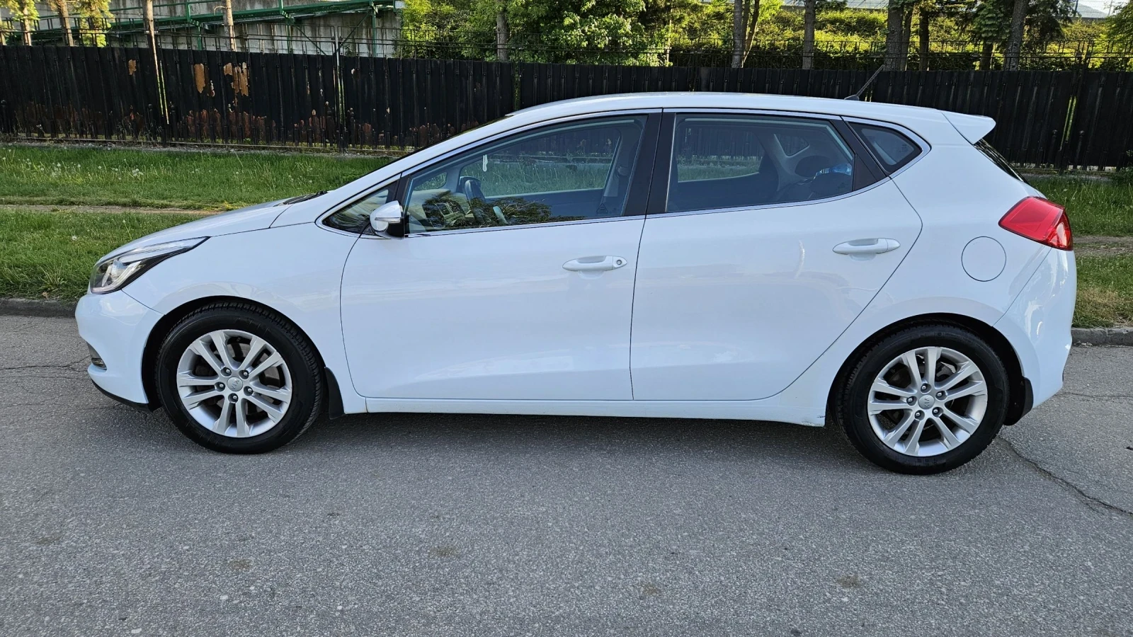Kia Ceed 1.6 CRDI 16v - изображение 2