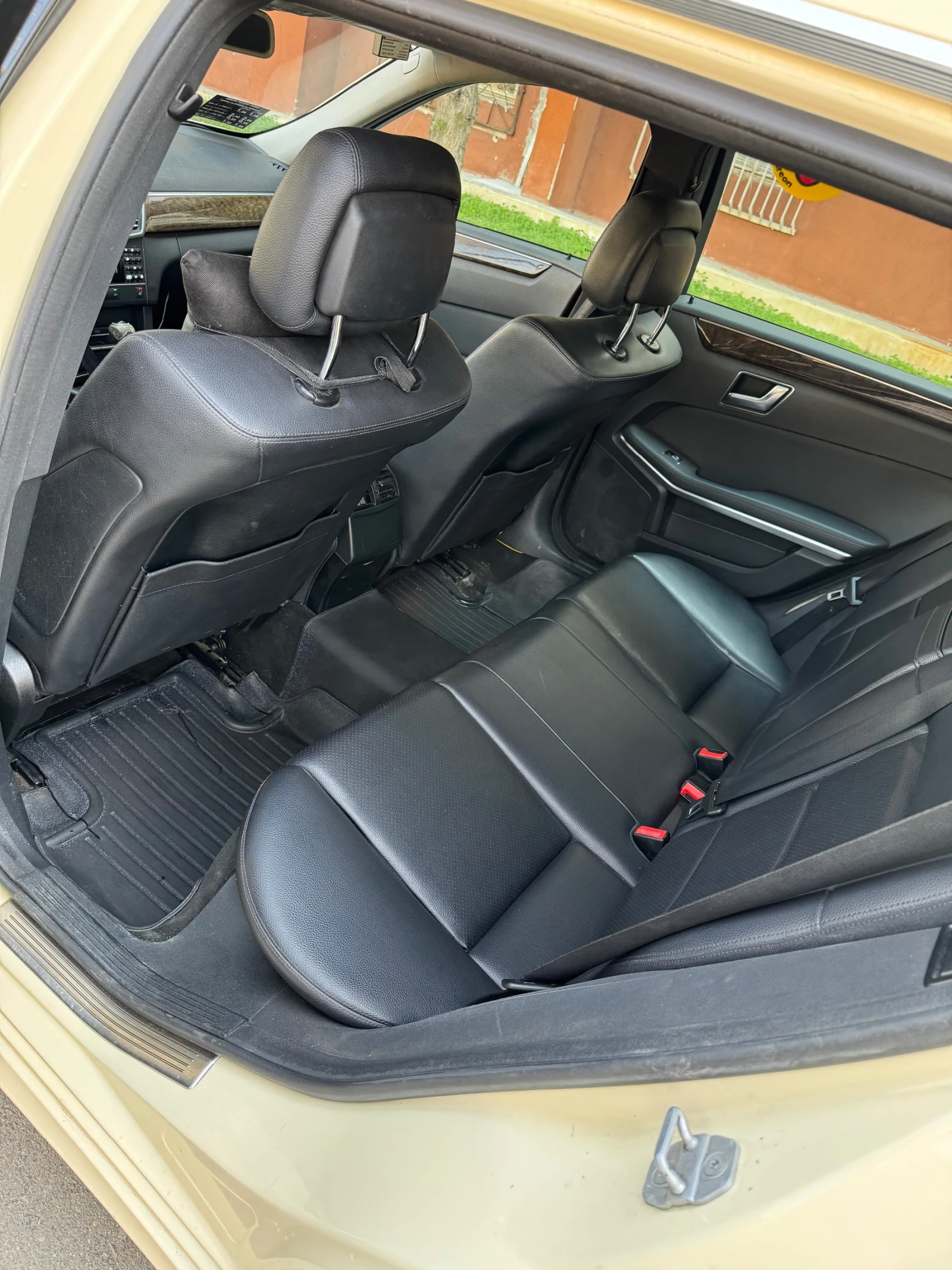 Mercedes-Benz E 200  - изображение 7