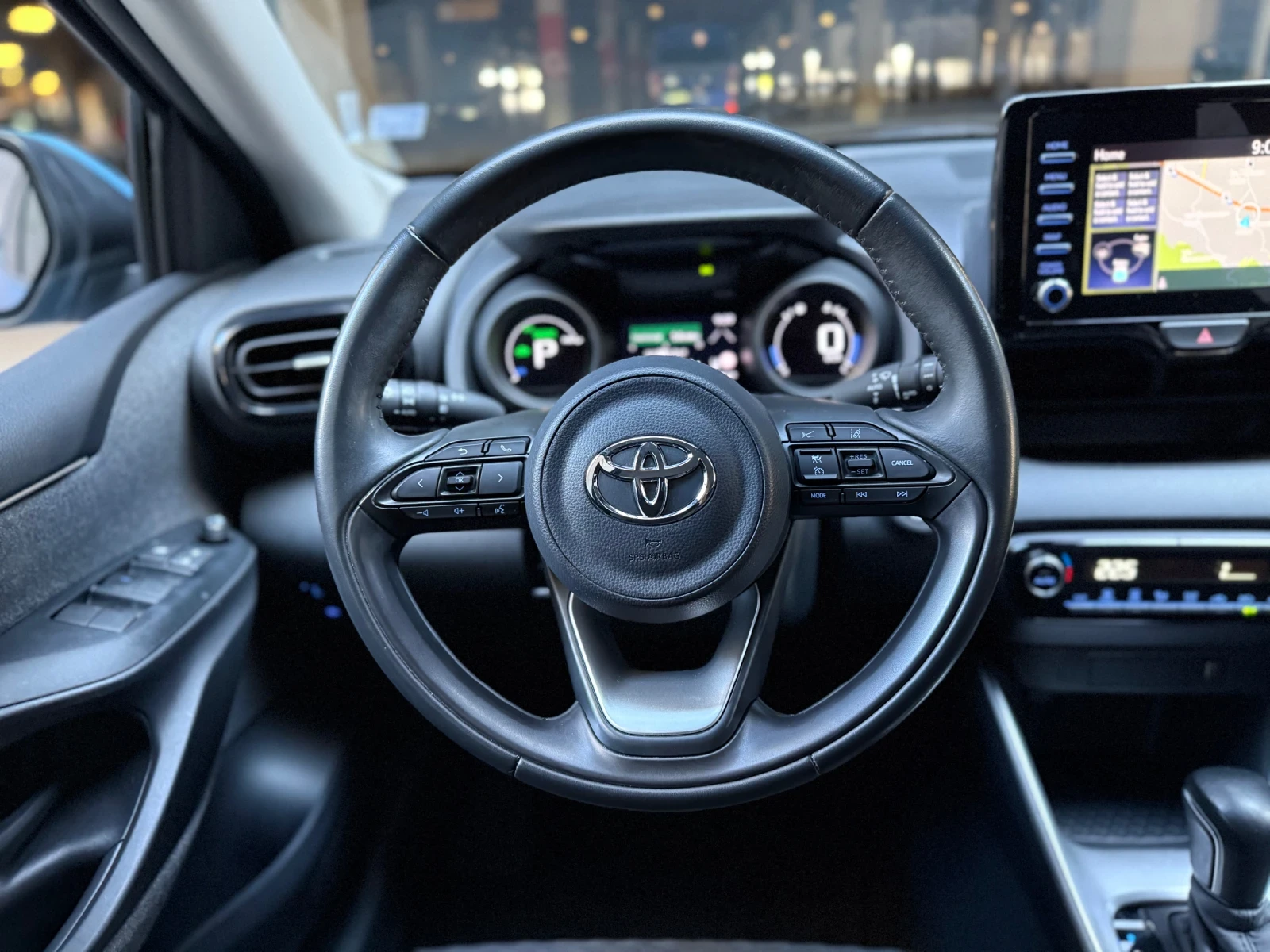 Toyota Yaris 1.5 Hybrid/ГАРАНЦИЯ/ОБСЛУЖЕН/Лизинг/ 43 000км. - изображение 9
