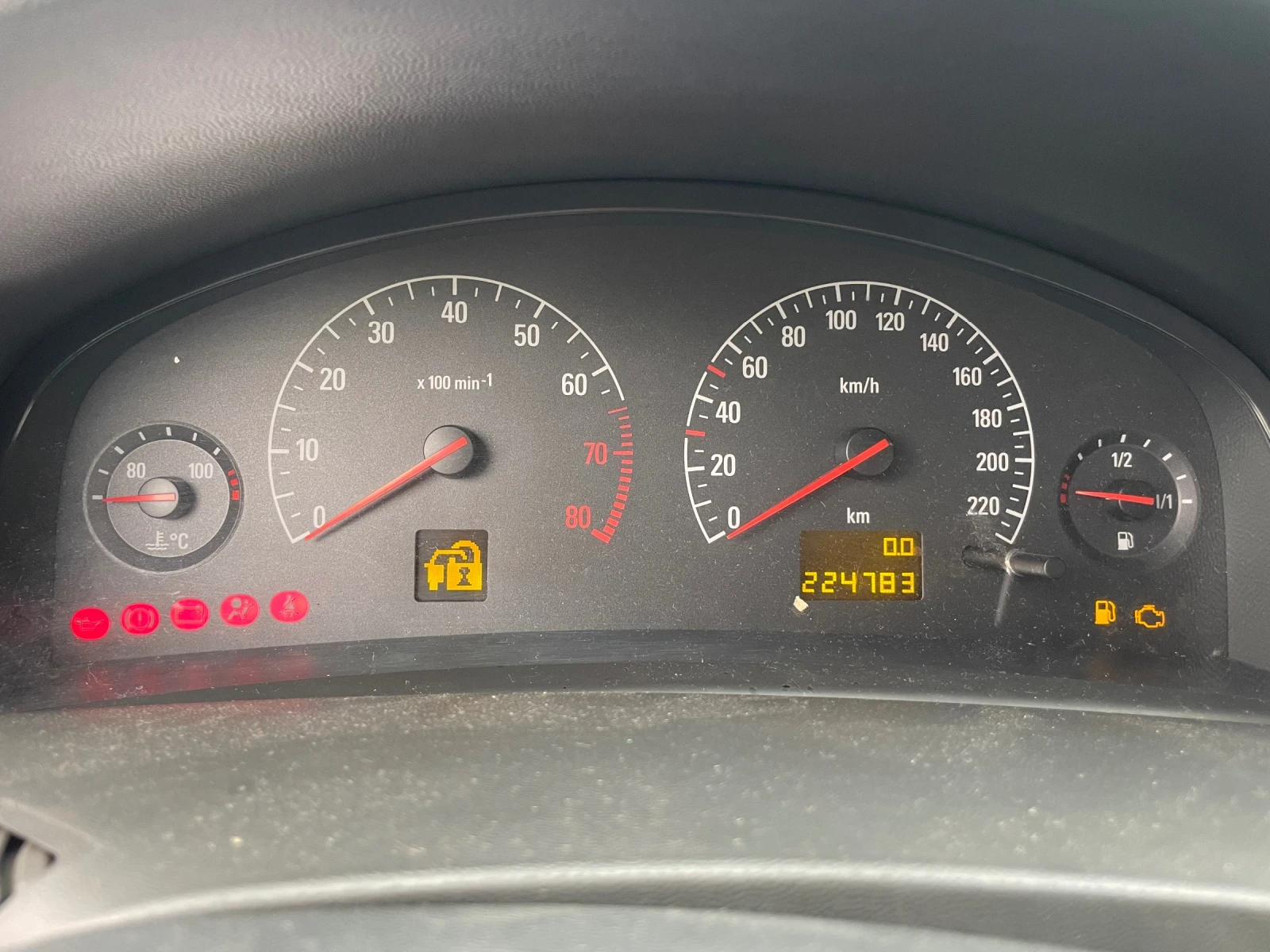 Opel Vectra 1.8 - изображение 7