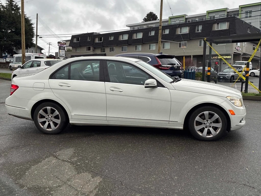 Mercedes-Benz C 250 * 4dr Sdn 4MATIC * CARFAX * ЦЕНА ДО БГ - изображение 3