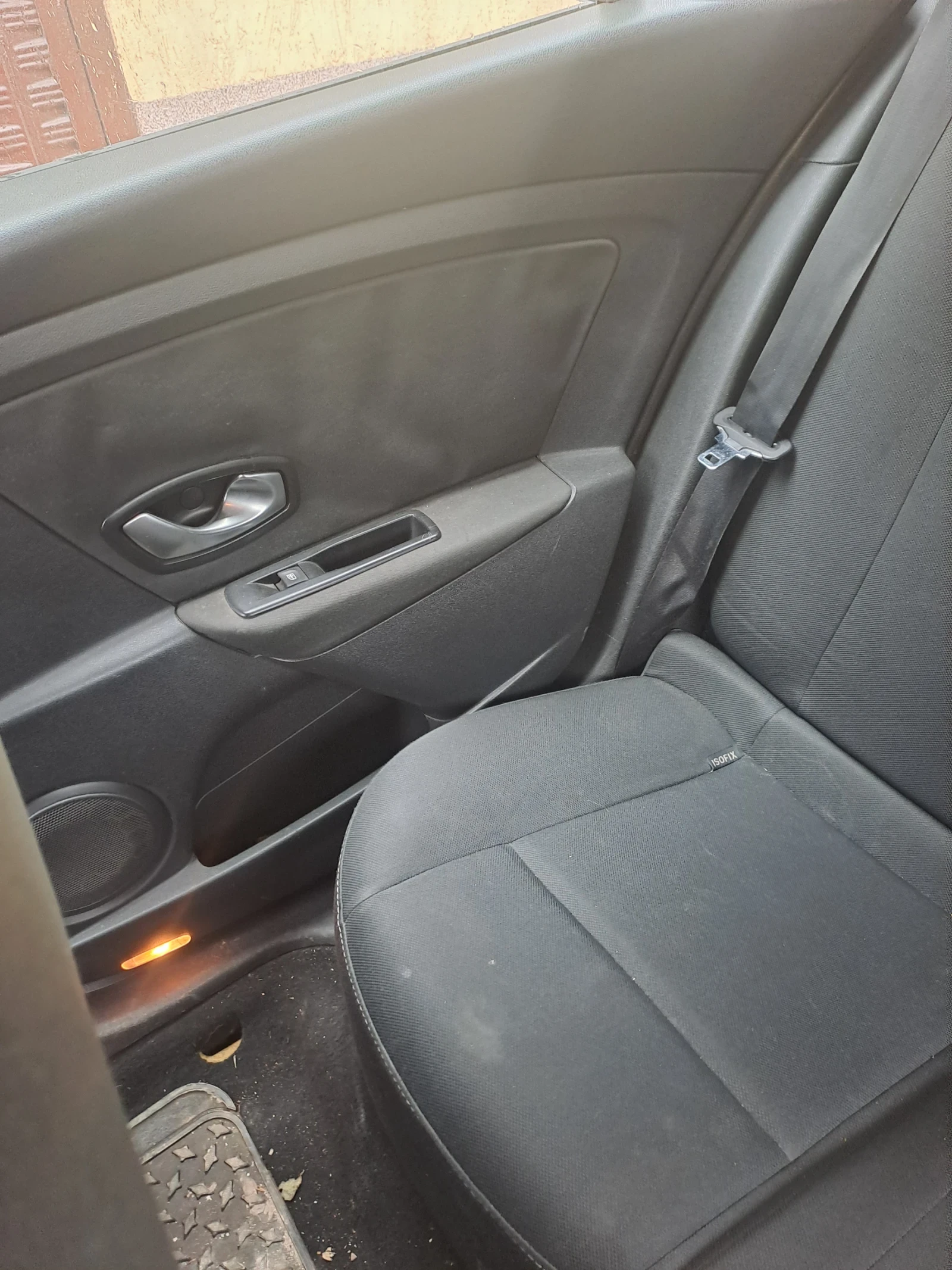 Renault Megane 1.5 dci, снимка 6 - Автомобили и джипове - 53996995