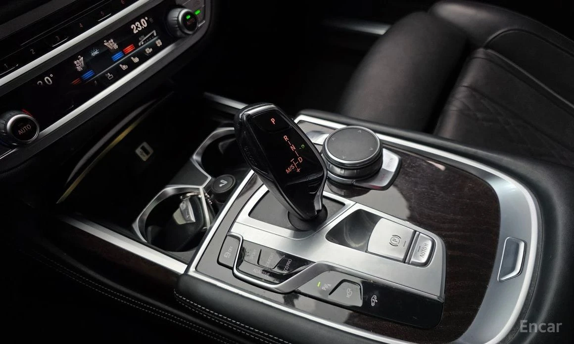 BMW 740, снимка 9 - Автомобили и джипове - 54399060