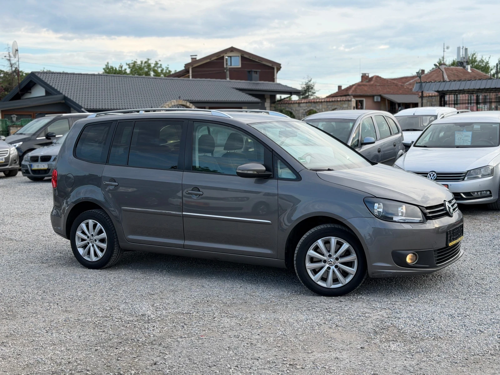 VW Touran 2.0TDI 140кс АВТОМАТ-DSG НАВИ ПОДГРЕВ АЛКАНТАРА , снимка 7 - Автомобили и джипове - 54591162