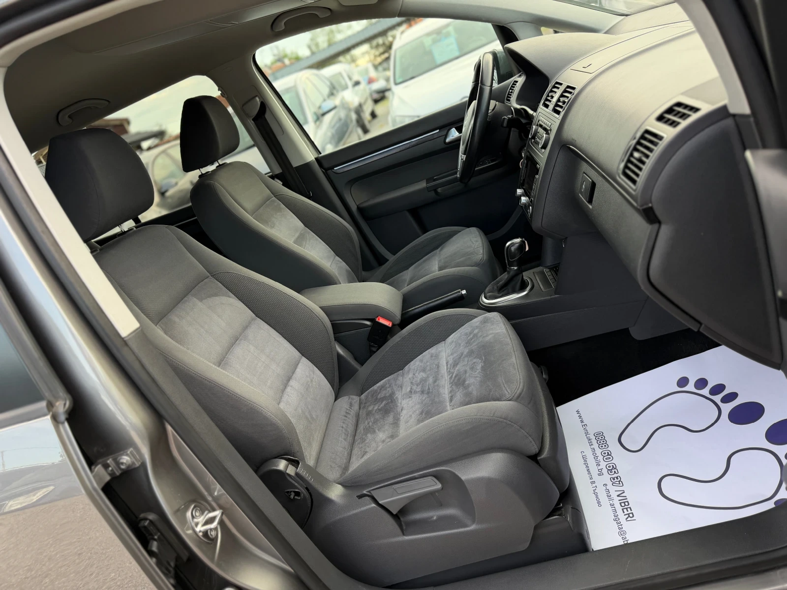 VW Touran 2.0TDI 140кс АВТОМАТ-DSG НАВИ ПОДГРЕВ АЛКАНТАРА , снимка 14 - Автомобили и джипове - 54591162