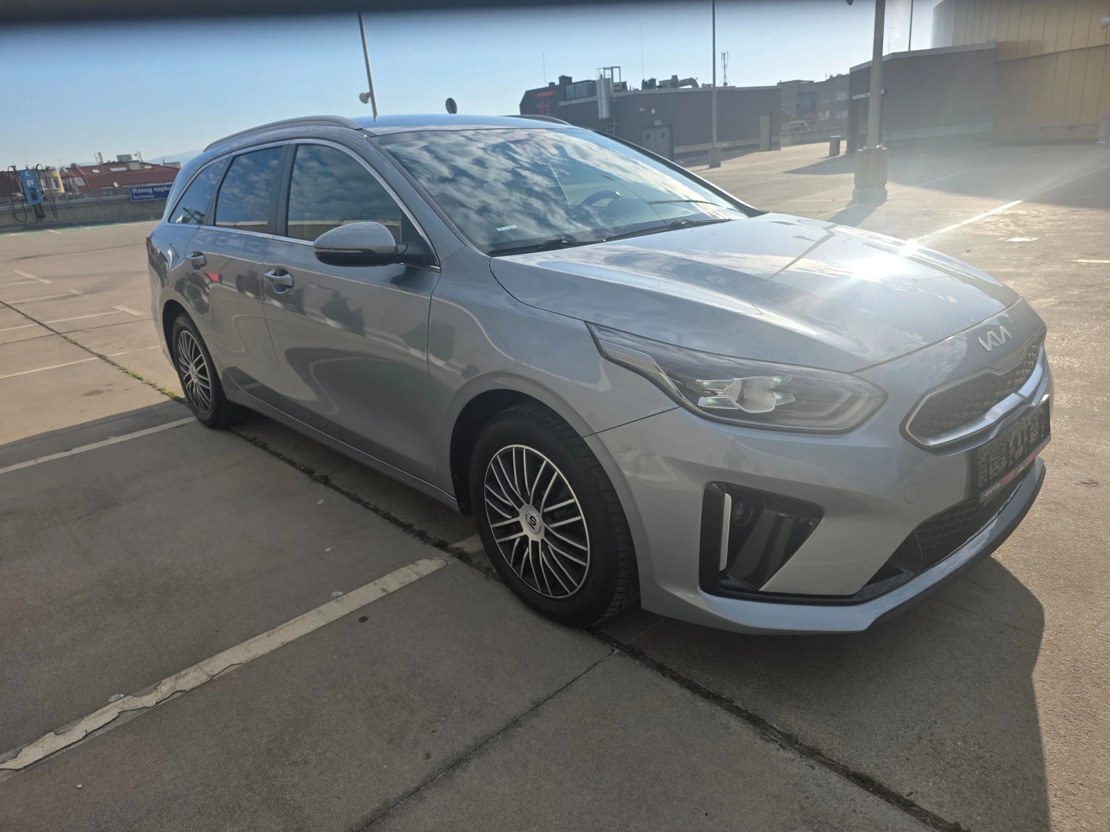 Kia Ceed III Sportswagon-1.6 GDI-Plug in Hybrid-DCT-141hp, снимка 3 - Автомобили и джипове - 54733798