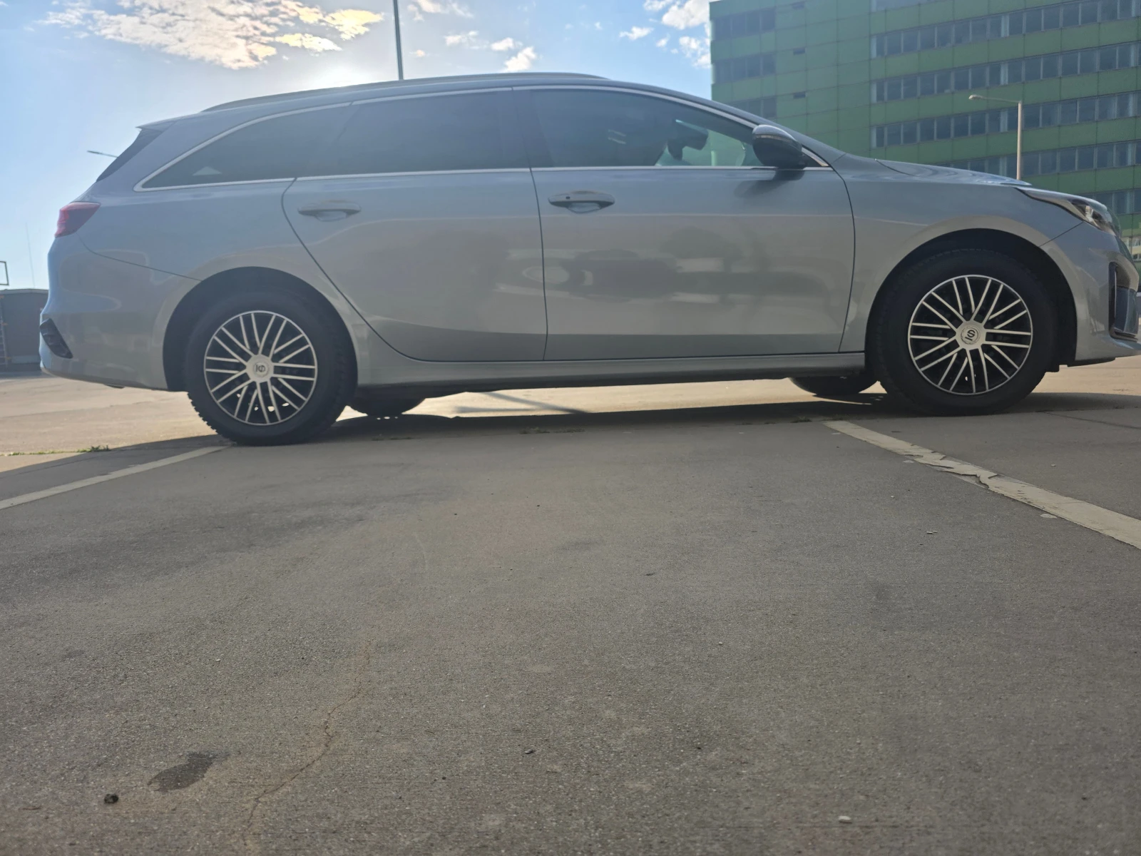 Kia Ceed III Sportswagon-1.6 GDI-Plug in Hybrid-DCT-141hp, снимка 4 - Автомобили и джипове - 54733798