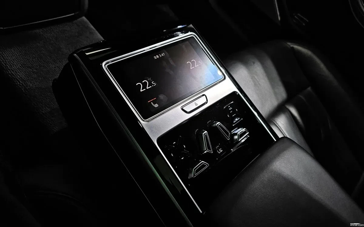 Audi A8 QUATTRO 55 TFSI B&O/HUD/Rear Seat Entertainment, снимка 17 - Автомобили и джипове - 54778132