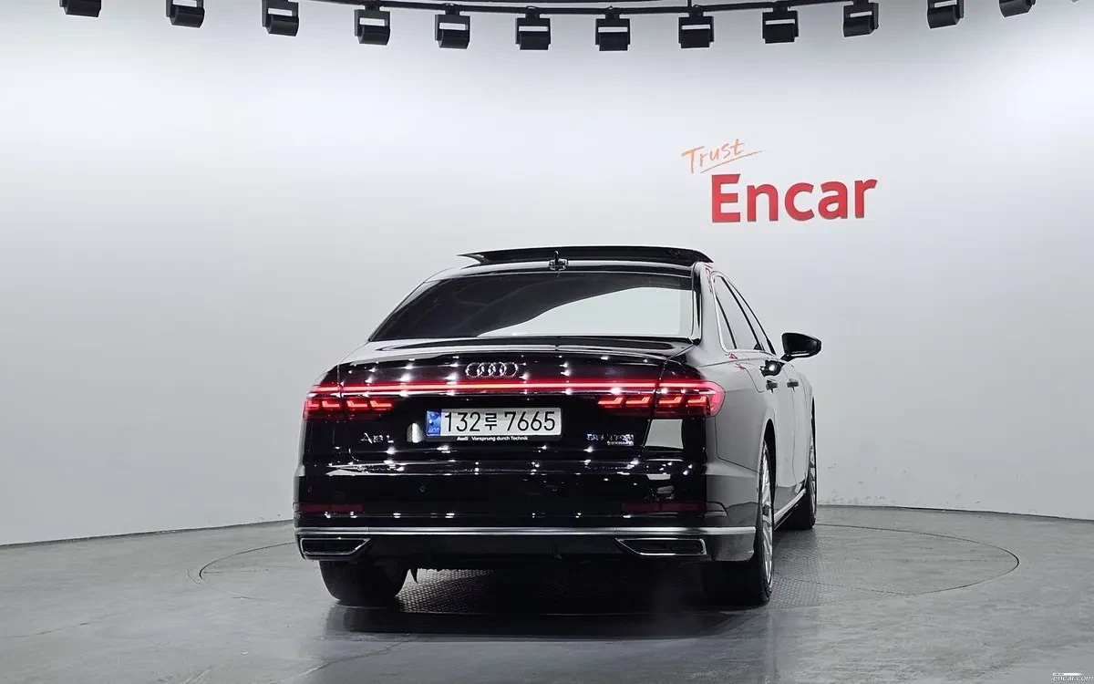 Audi A8 QUATTRO 55 TFSI B&O/HUD/Rear Seat Entertainment, снимка 4 - Автомобили и джипове - 54778132